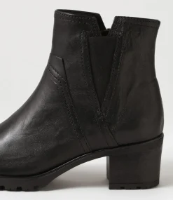 Ada Schwarz Leather Chelsea Boots