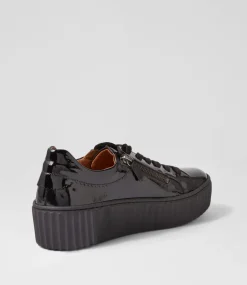 Carmelia Schwarz Patent Leather Sneakers