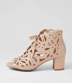 Excellent Nude Leather Sandals