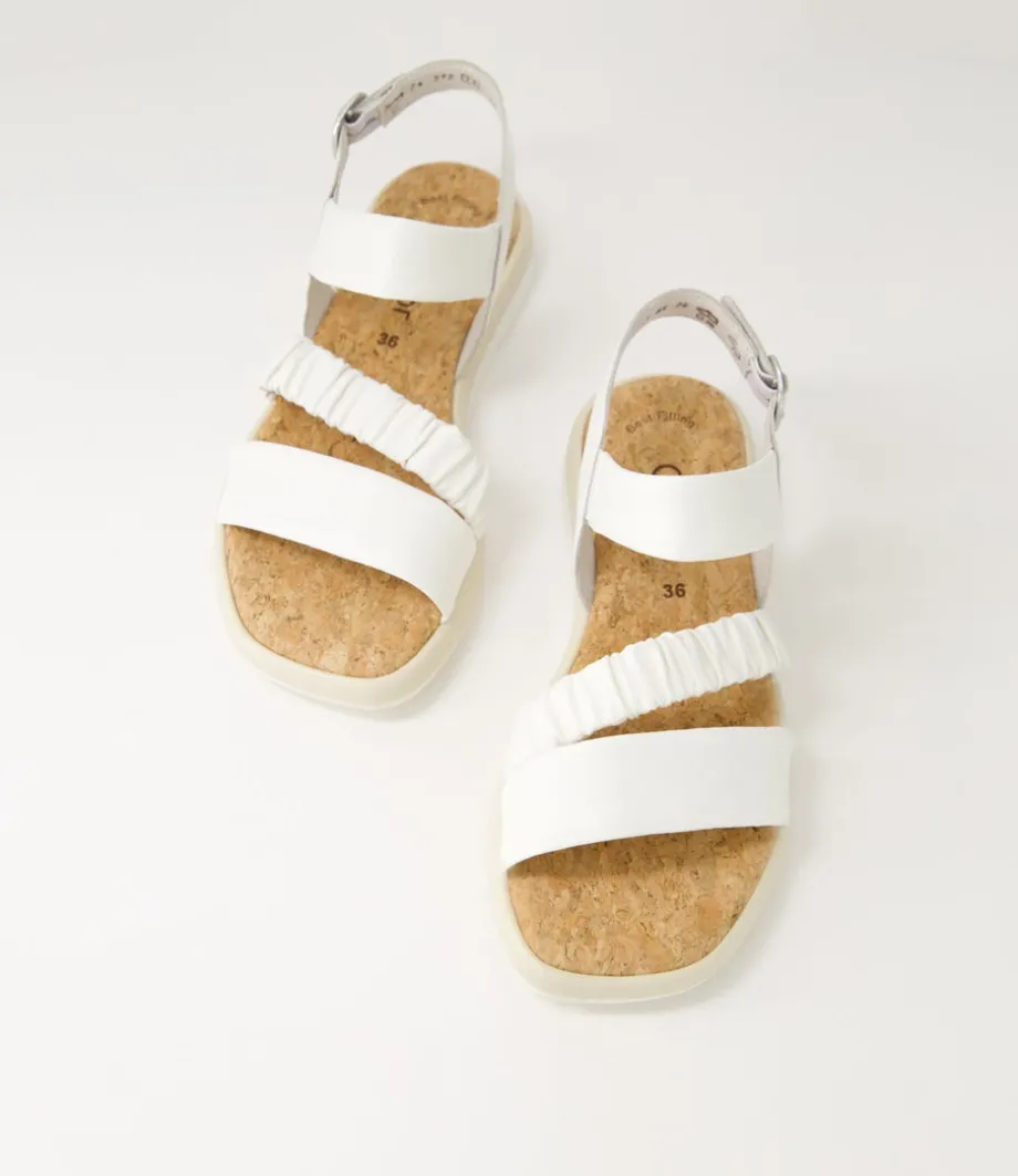 Fico Latte Leather Sandals
