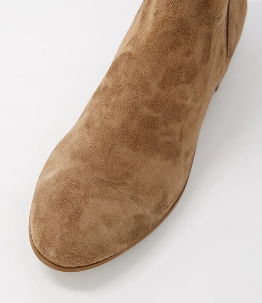 Foe Light Choc Suede Chelsea Boots