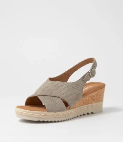 Quai Schilf Suede Sandals