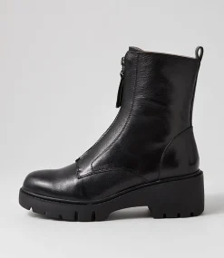 Uruba Black Leather Ankle Boots